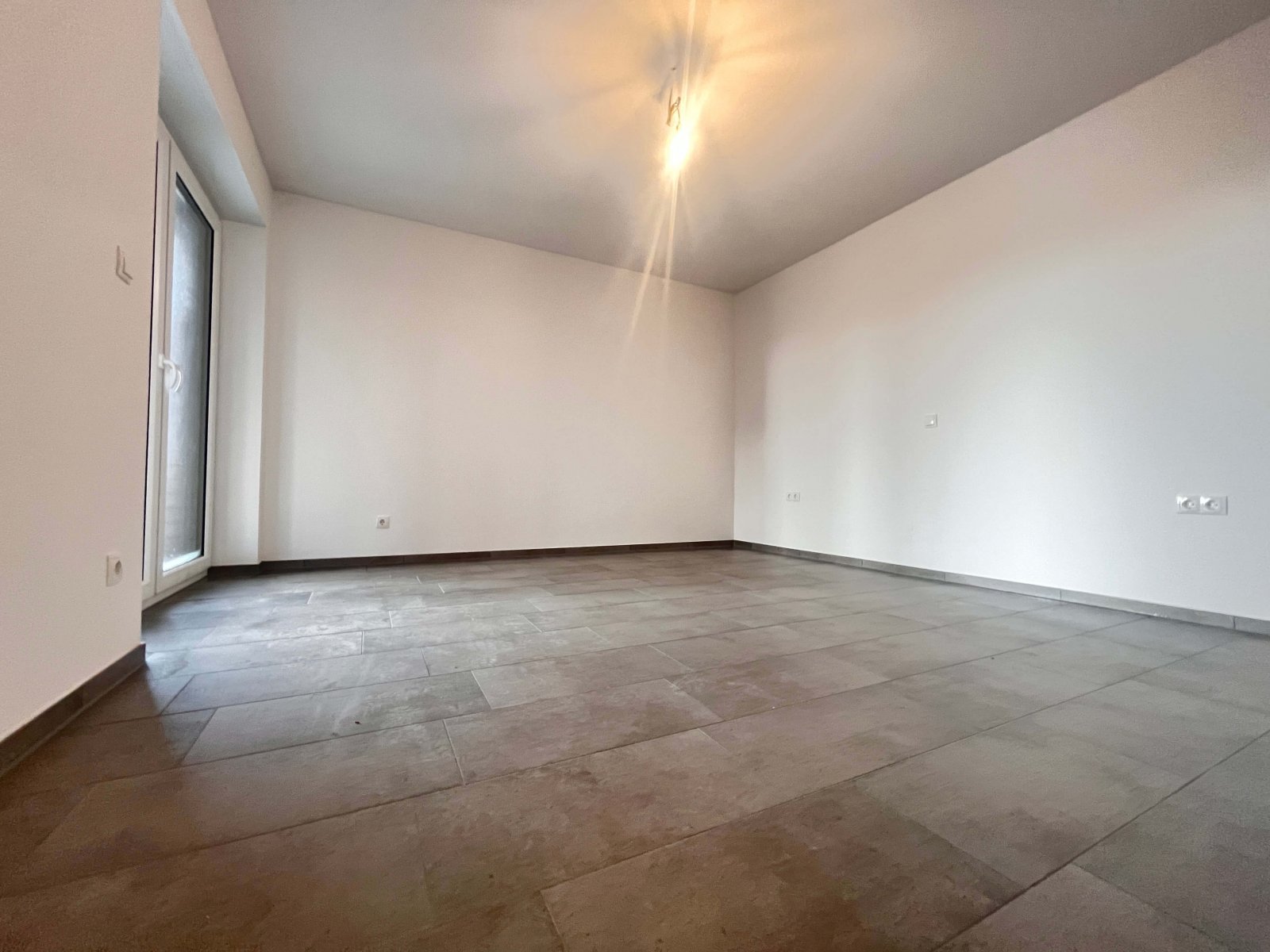 Provisionsfrei für Käufer: Neubau - Exklusiver Winkelwalmdachbungalow mit unverbaubarem Naturblick!