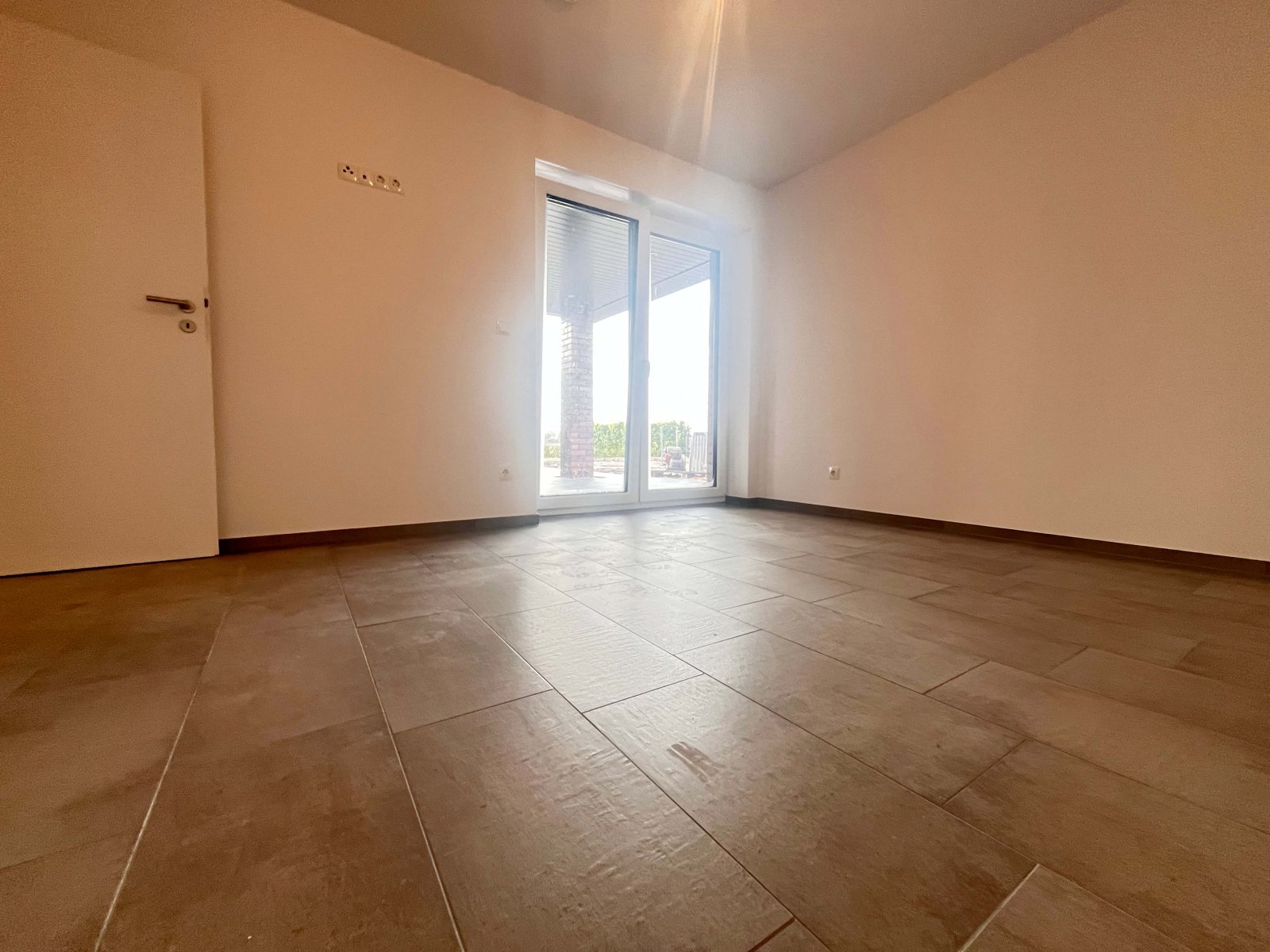 Provisionsfrei für Käufer: Neubau - Exklusiver Winkelwalmdachbungalow mit unverbaubarem Naturblick!