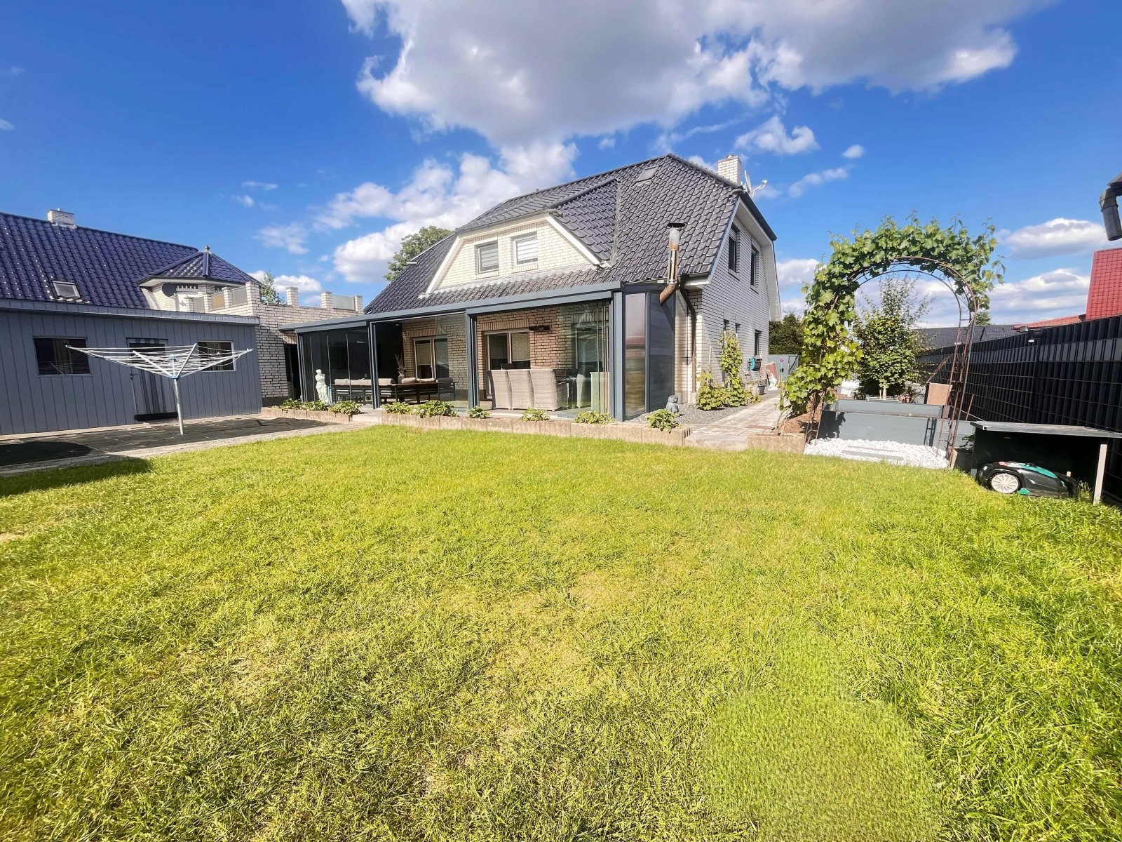 Käufer Provisionsfrei! Charmantes Einfamilienhaus mit viel Platz zum Leben!