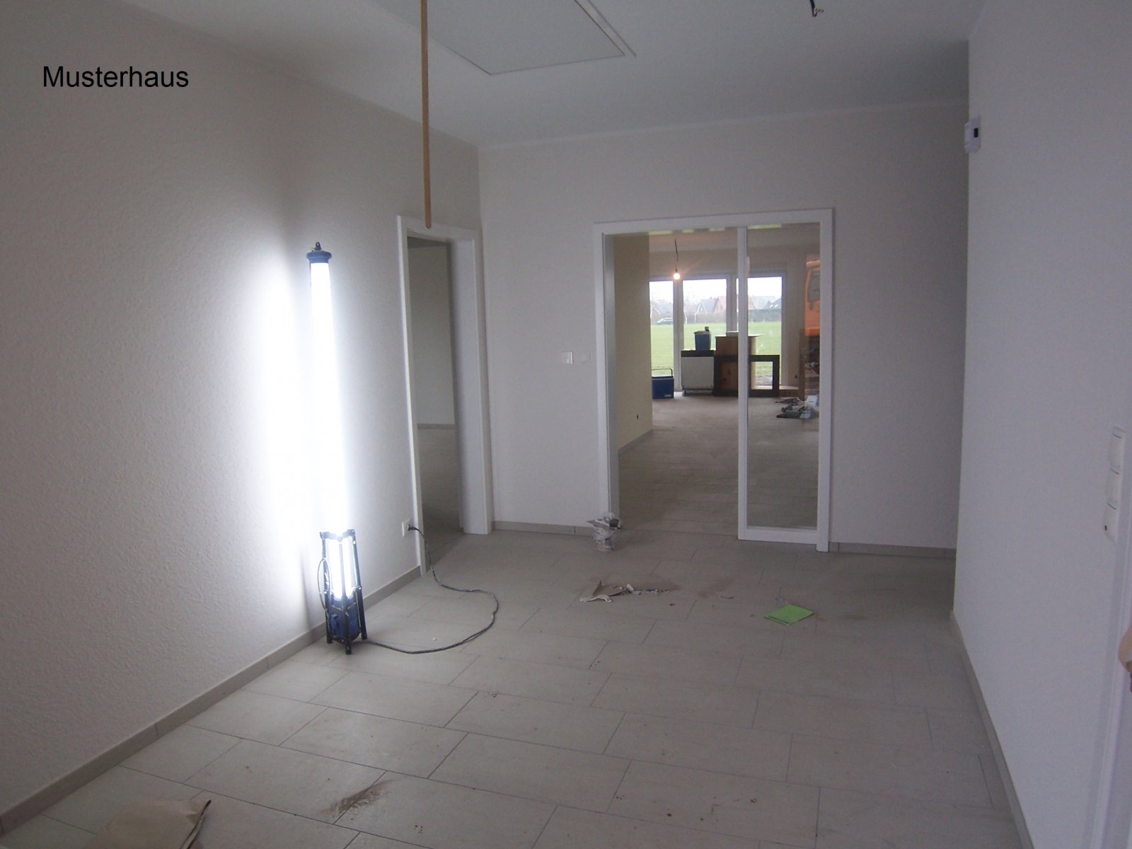 Großzügiger &amp; moderner Neubau-Winkelwalmdachbungalow in schöner Wohnlage!