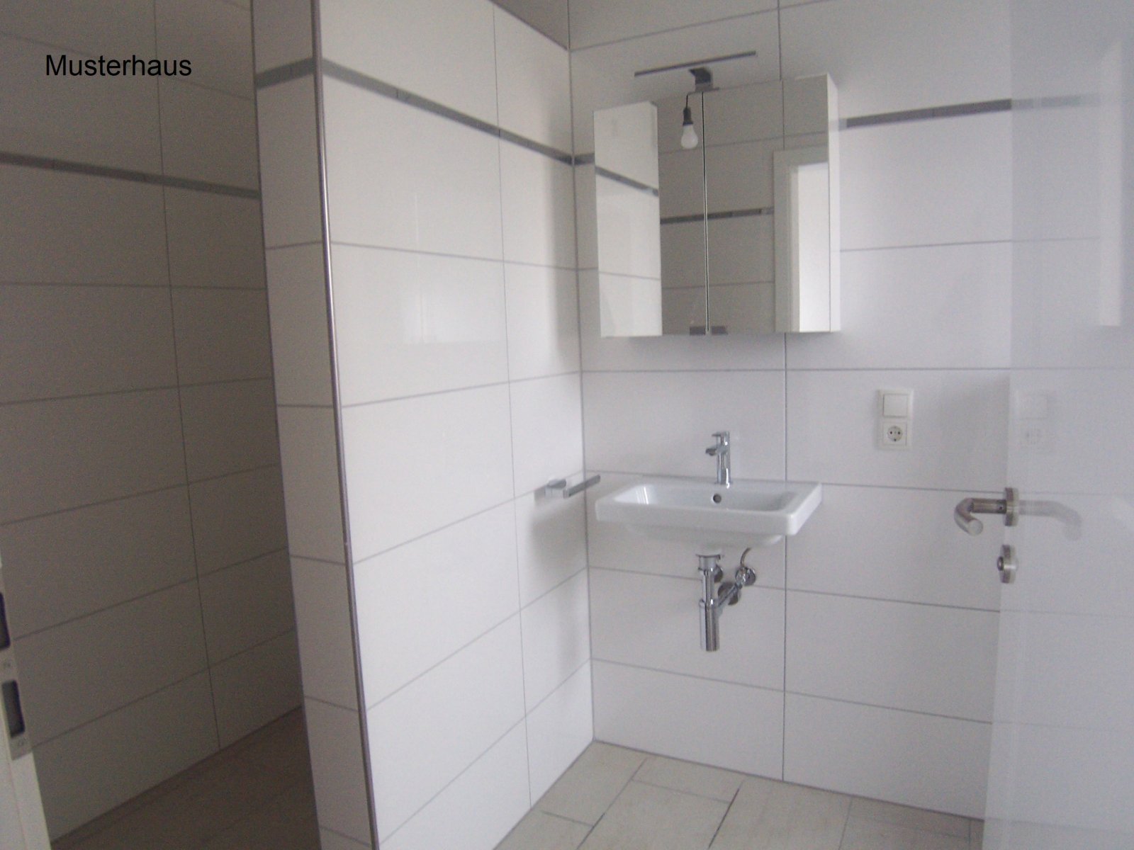 Großzügiger &amp; moderner Neubau-Winkelwalmdachbungalow in schöner Wohnlage!