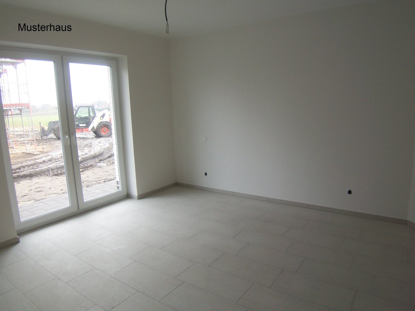 Großzügiger &amp; moderner Neubau-Winkelwalmdachbungalow in schöner Wohnlage!