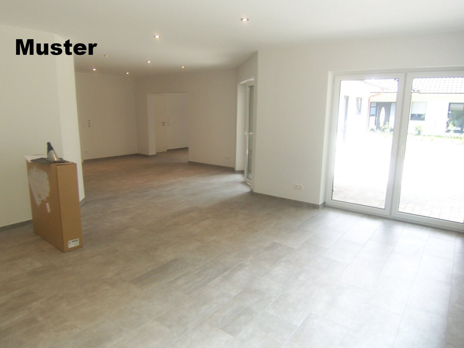 Ansprechender Neubau – Walmdachbungalow top Ausstattung