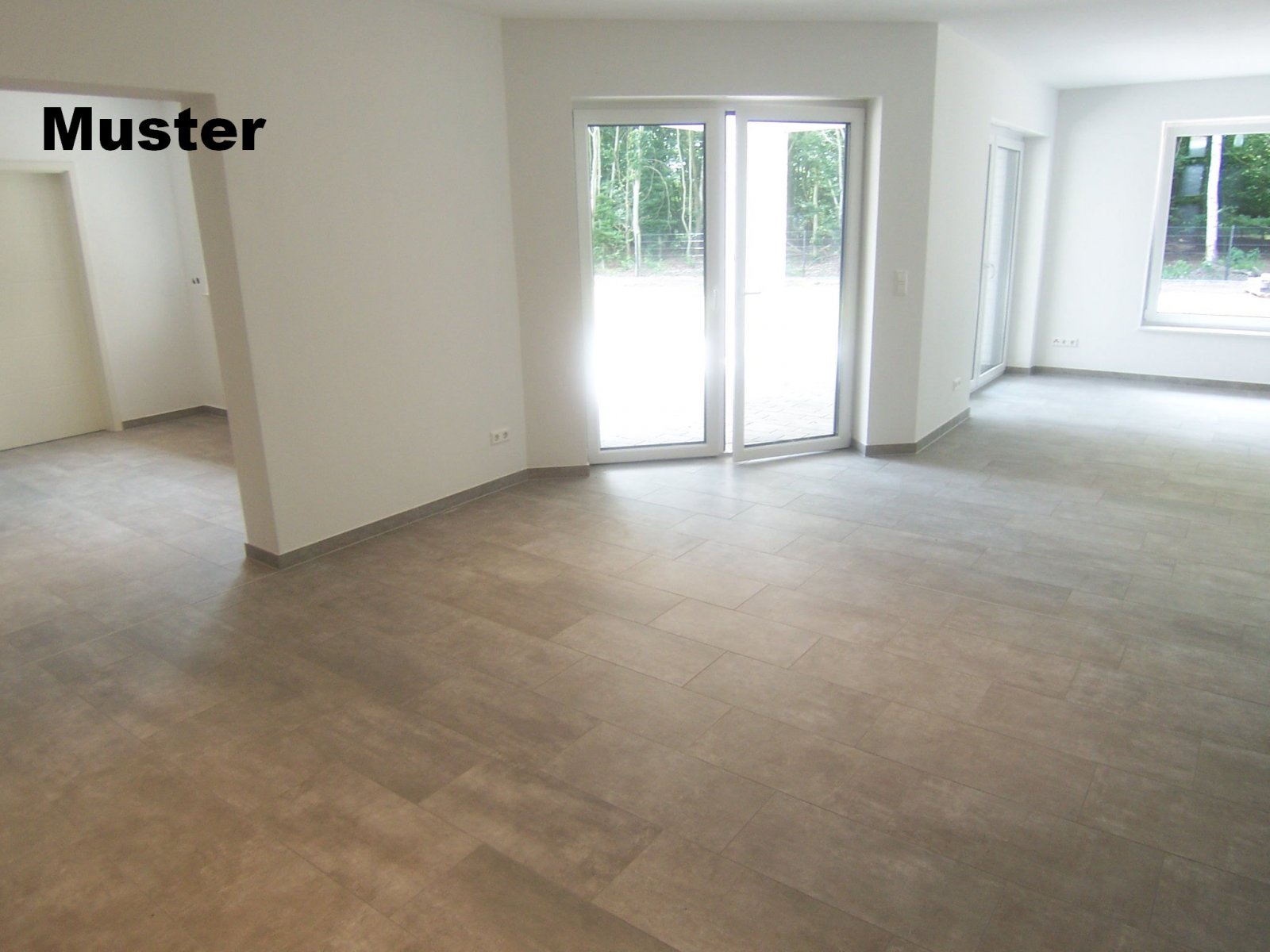 Ansprechender Neubau – Walmdachbungalow top Ausstattung