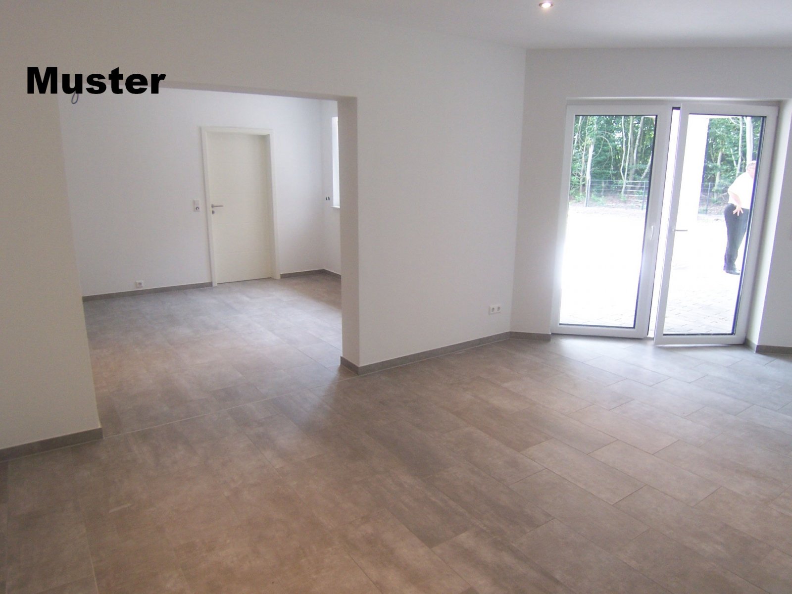 Ansprechender Neubau – Walmdachbungalow top Ausstattung