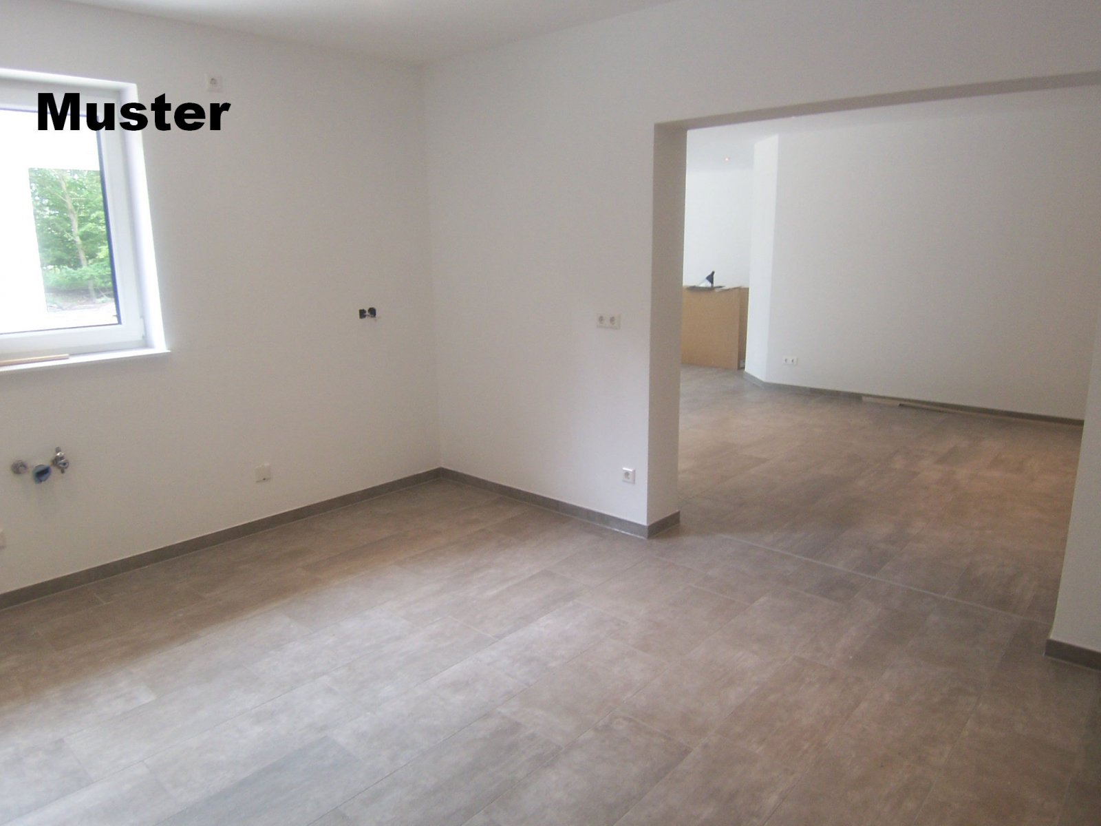 Ansprechender Neubau – Walmdachbungalow top Ausstattung