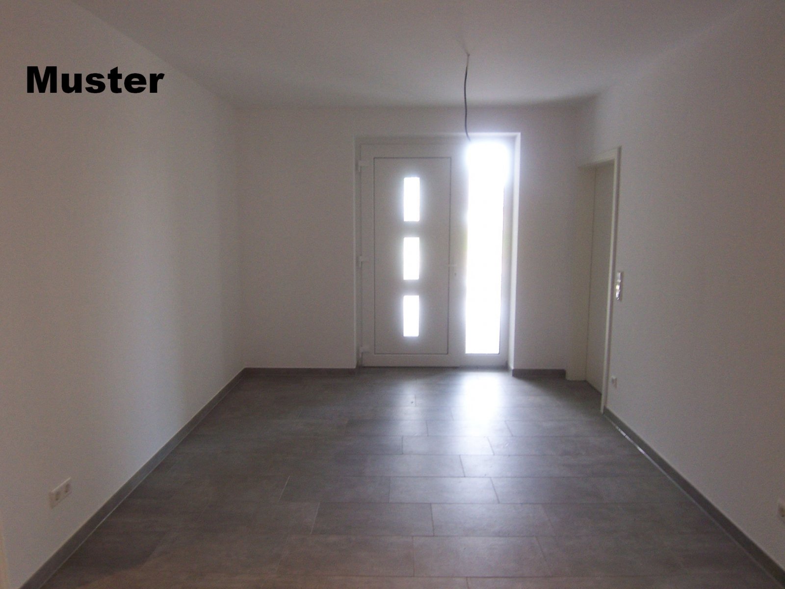 Ansprechender Neubau – Walmdachbungalow top Ausstattung