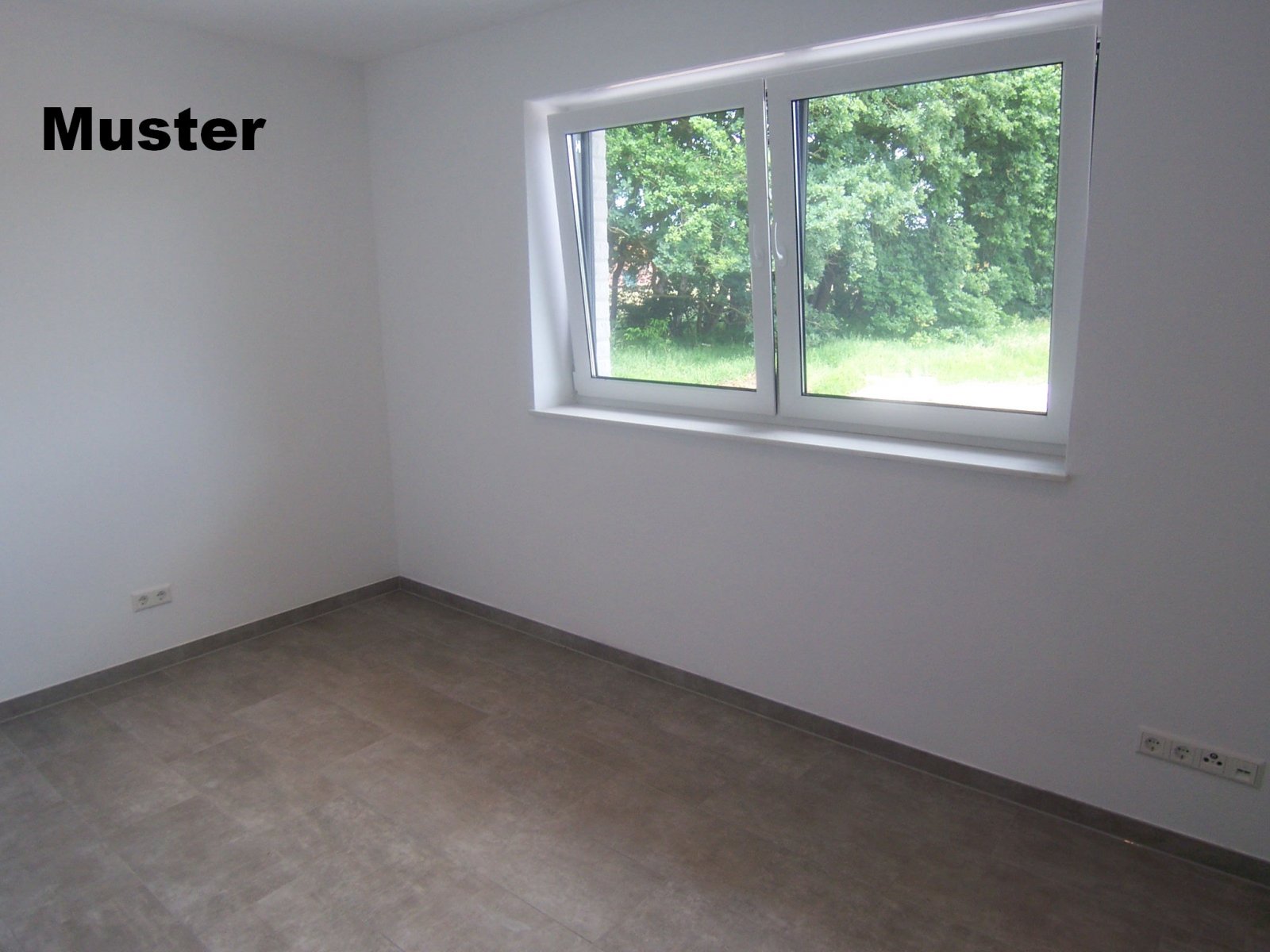 Ansprechender Neubau – Walmdachbungalow top Ausstattung