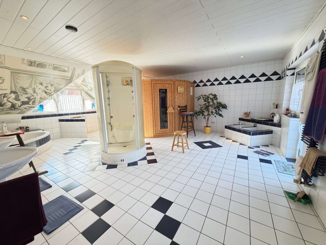 Badezimmer mit Sauna