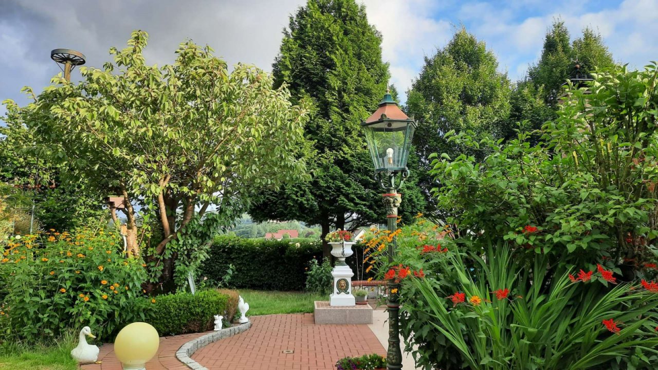 Schöne Gartenansicht Schöne Gartenansicht