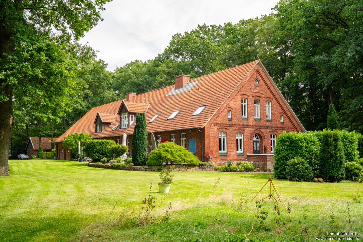 Anwesen - Gartenseite