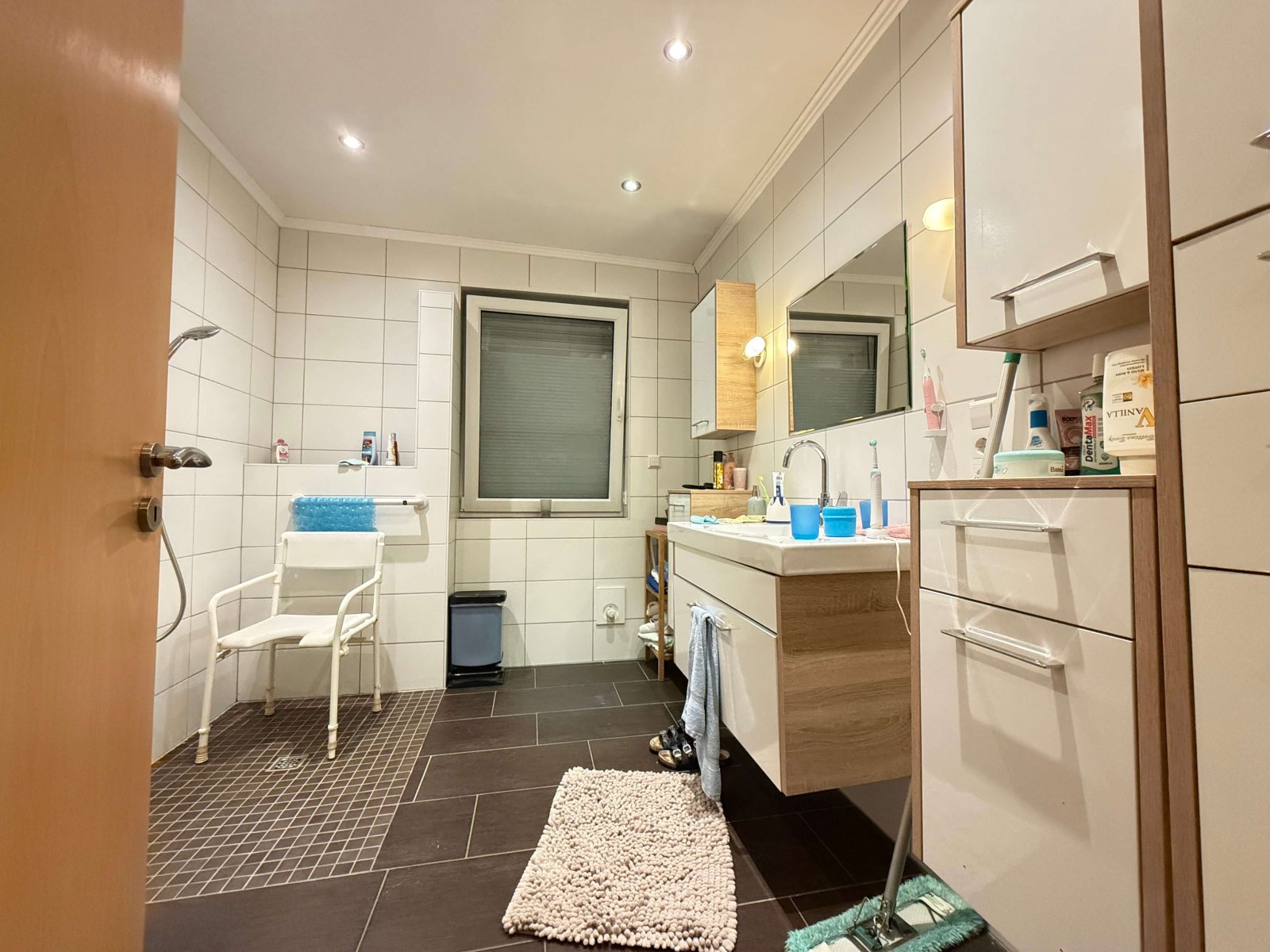 Badezimmer EG Badezimmer EG