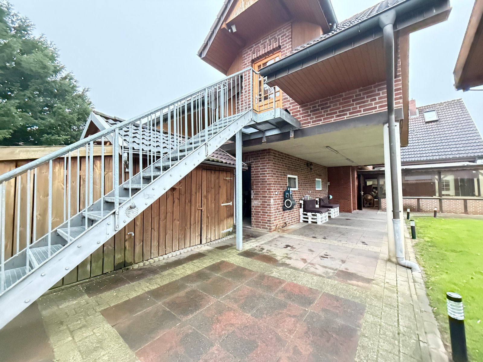 Treppe zur Oberwohnung