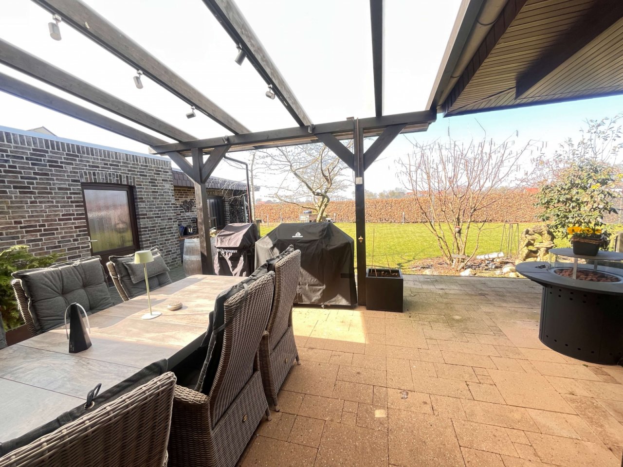 Überdachte Terrasse Überdachte Terrasse