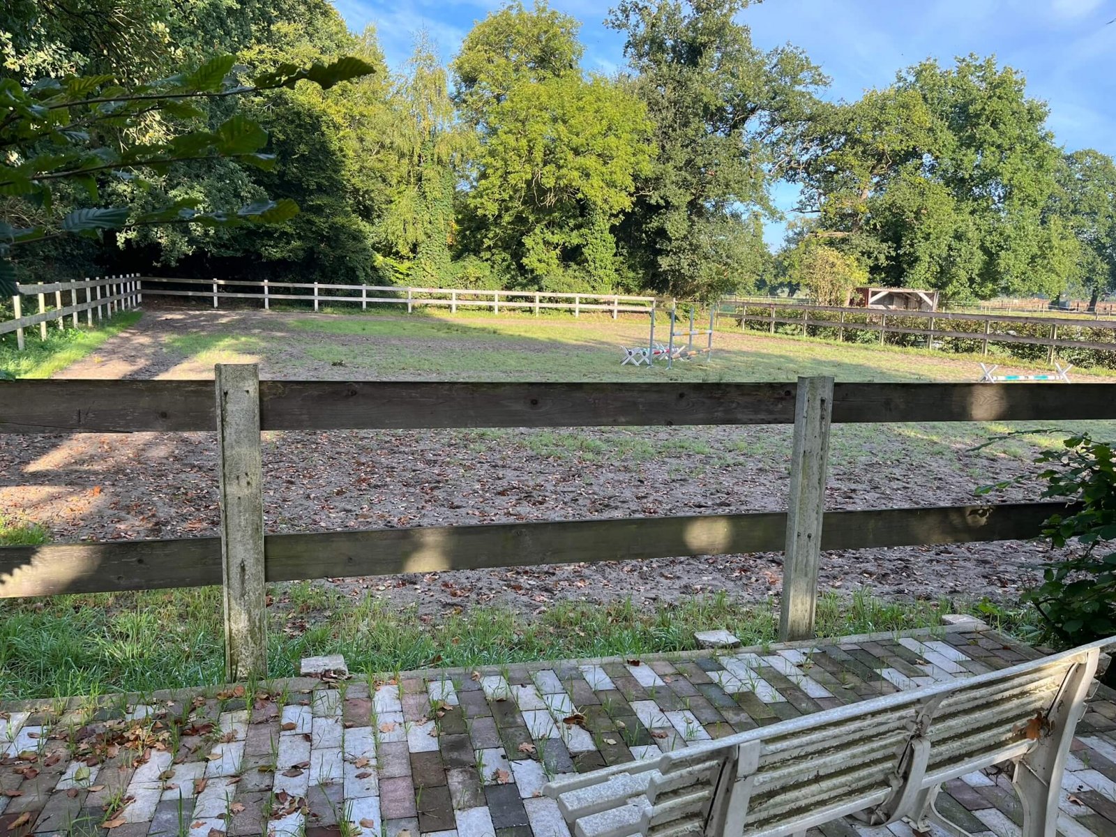 Außenreitplatz 50x30 m Außenreitplatz 50x30 m