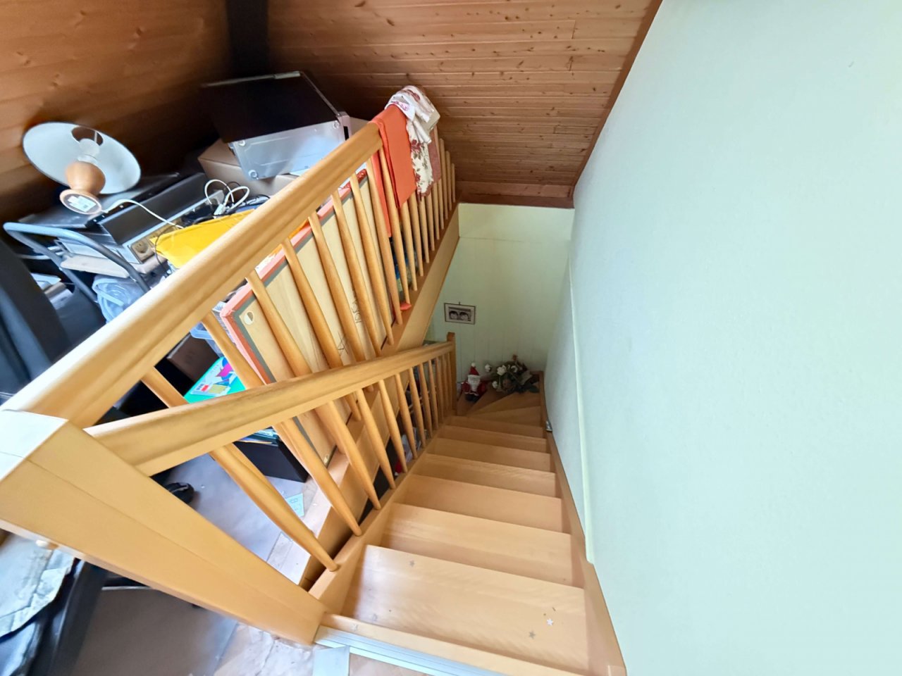 Treppe zum Dachgeschoss Treppe zum Dachgeschoss