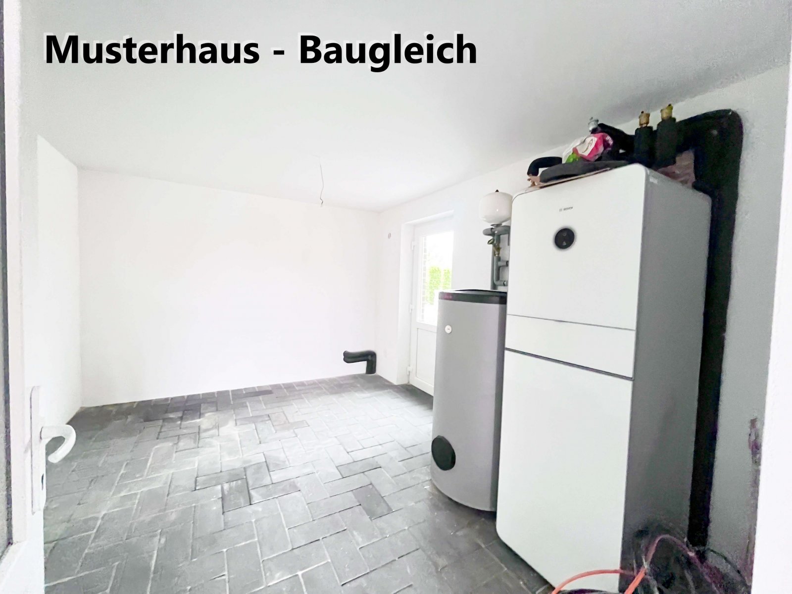 Geräteraum mit Heizung Geräteraum mit Heizung