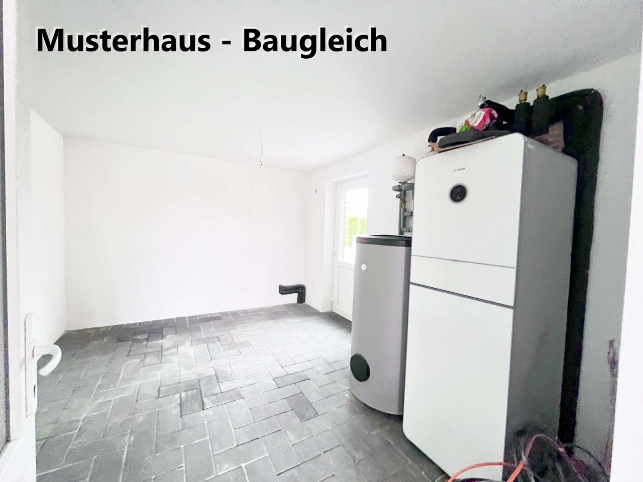 Geräteraum mit Heizung Geräteraum mit Heizung