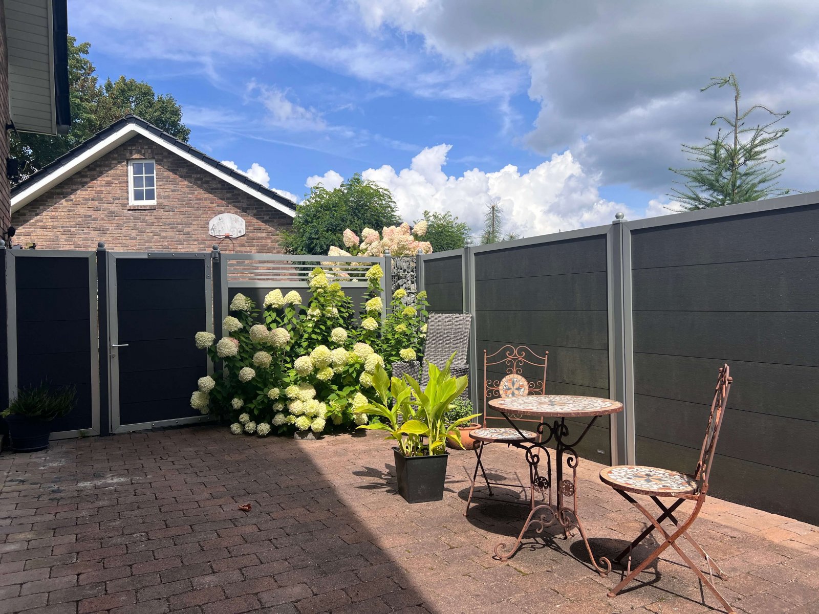 Seitenterrasse Seitenterrasse