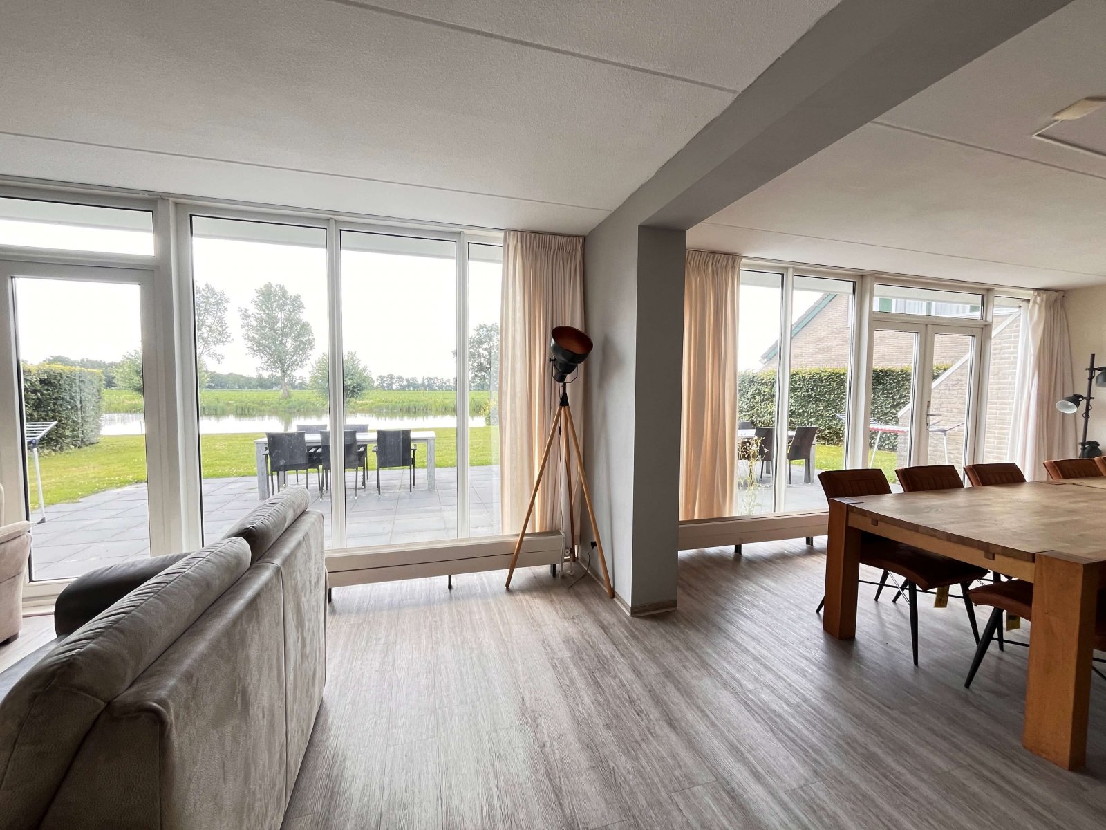 Große Fensterflächen Große Fensterflächen