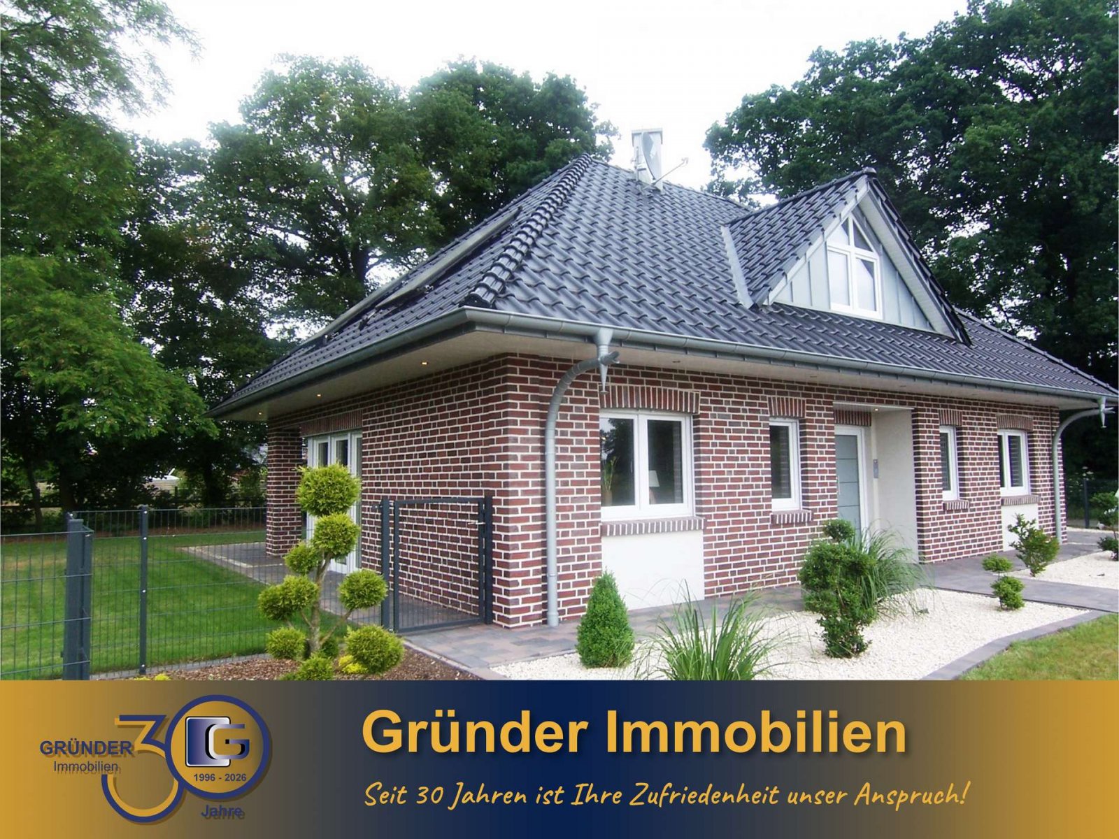 Geen commissie voor kopers! Nieuw gebouwde bungalow met een schilddak in een rustige woonwijk!