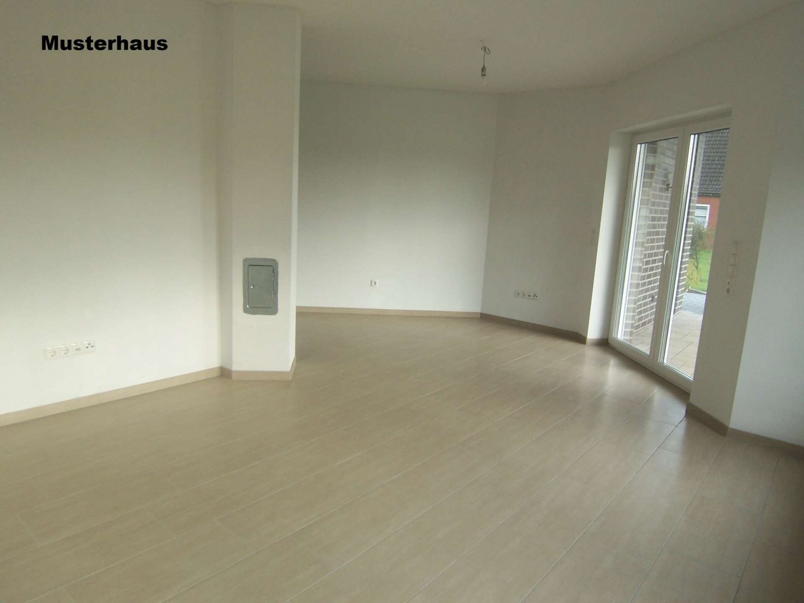 Geen commissie voor kopers! Moderne luxe bungalow in een rustige woonwijk!