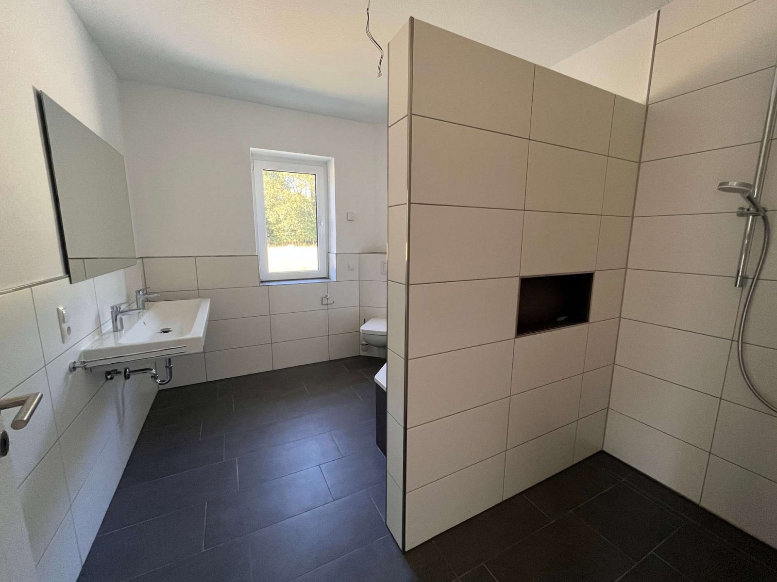 Geen commissie voor kopers: Exclusieve bungalow met schilddak aan het meer (KfW 55) - Droomachtig