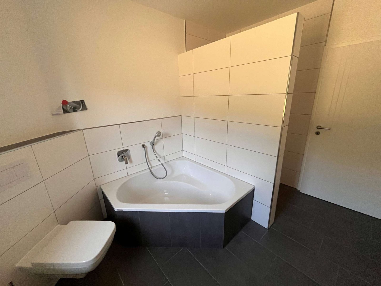 Geen commissie voor kopers: Exclusieve bungalow met schilddak aan het meer (KfW 55) - Droomachtig