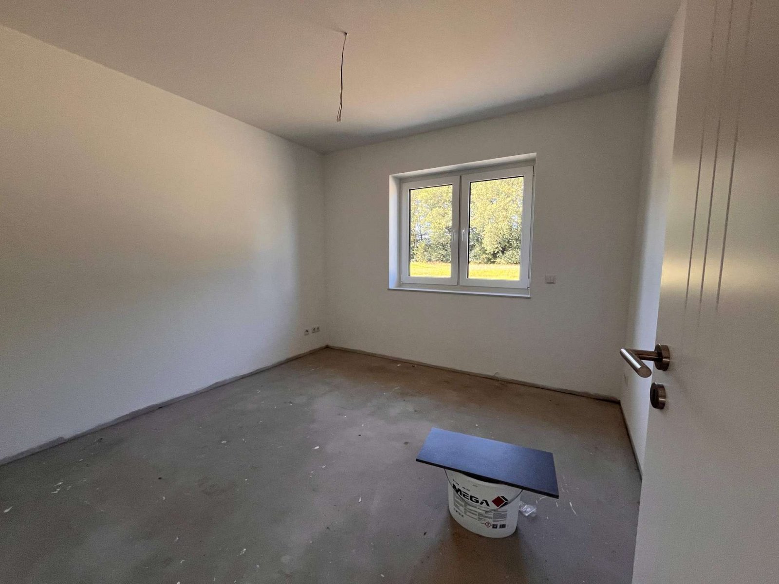 Geen commissie voor kopers: Exclusieve bungalow met schilddak aan het meer (KfW 55) - Droomachtig