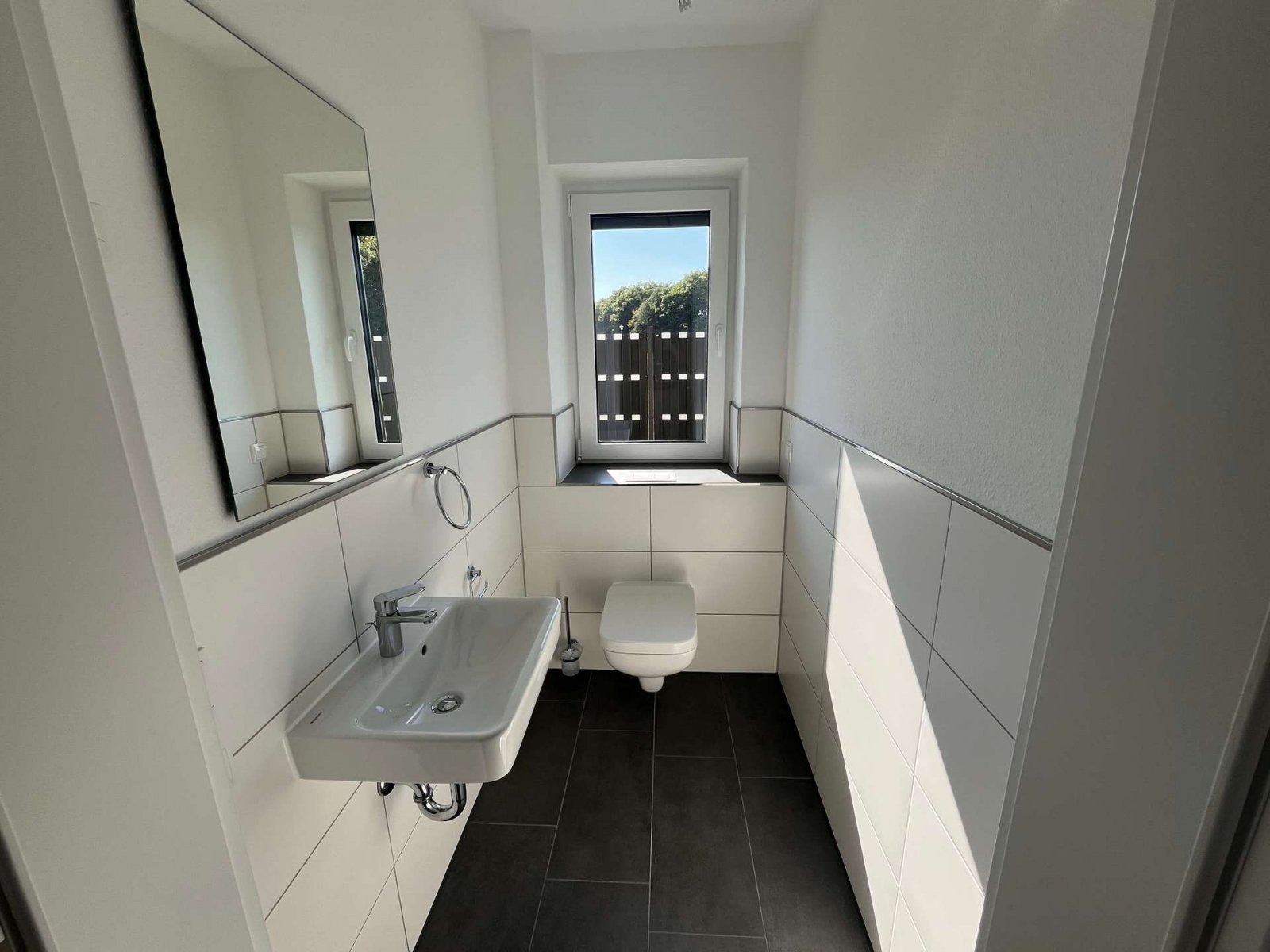 Geen commissie voor kopers: Exclusieve bungalow met schilddak aan het meer (KfW 55) - Droomachtig
