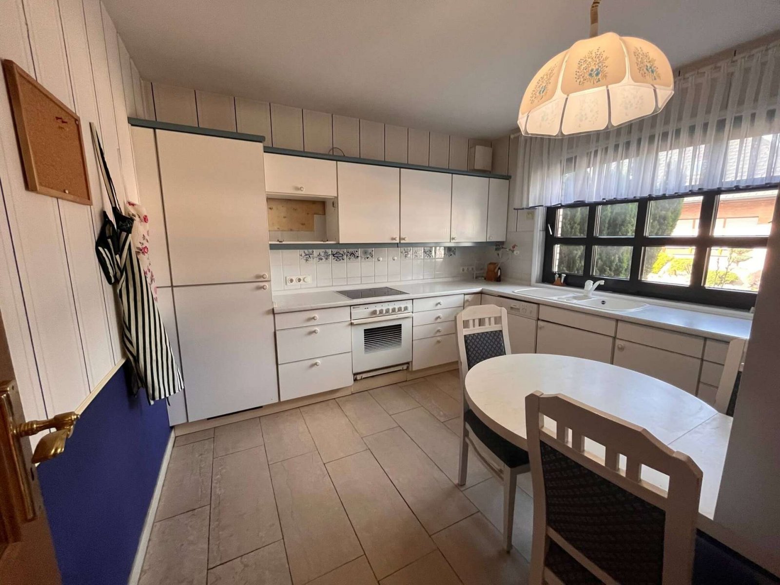 Geen commissie voor kopers! Exclusieve villa met een prachtig perceel aan de rivier de Ems.