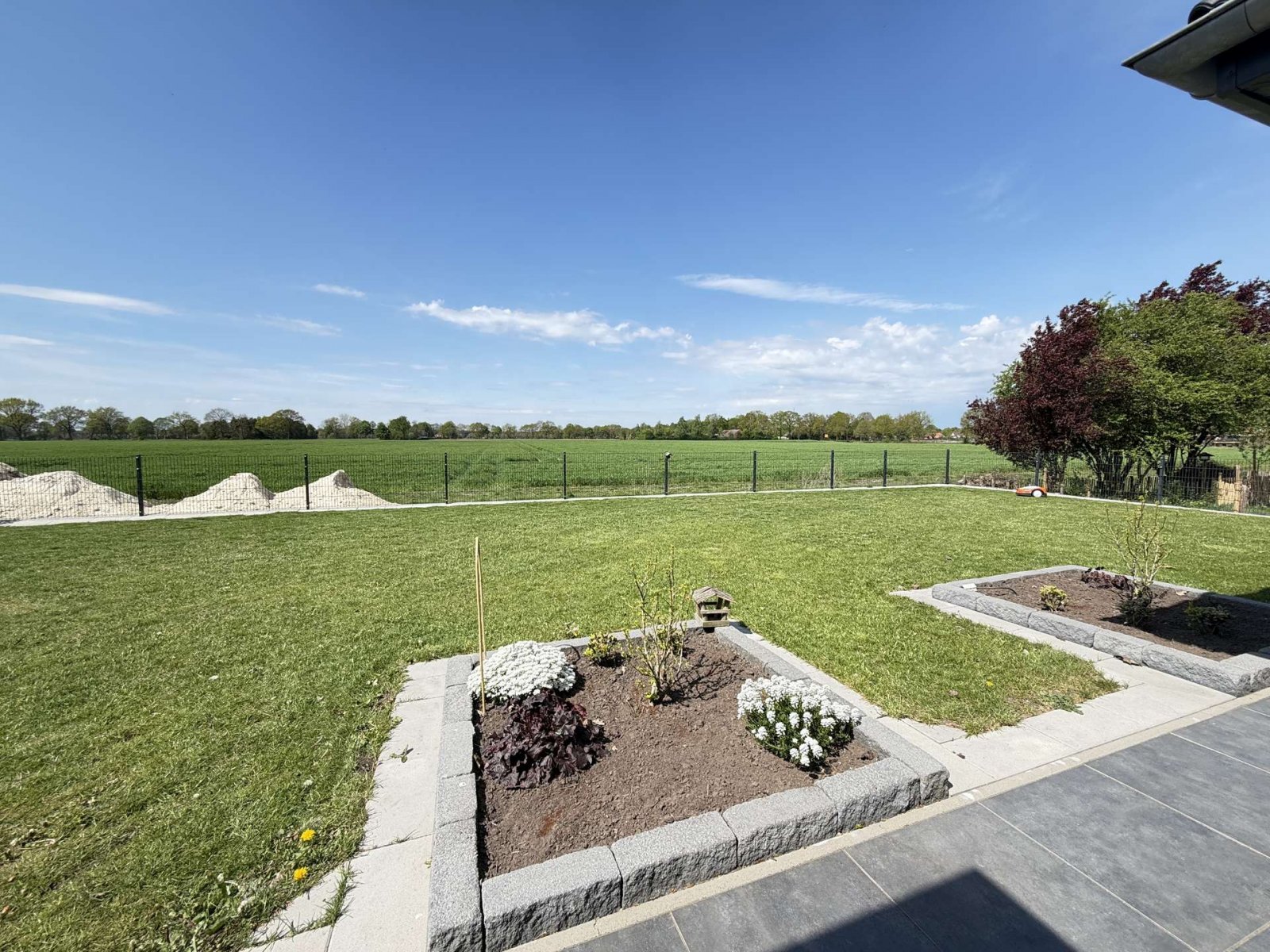 Geen commissie voor kopers: Exclusieve bungalow met schilddak in een natuurlijke omgeving!