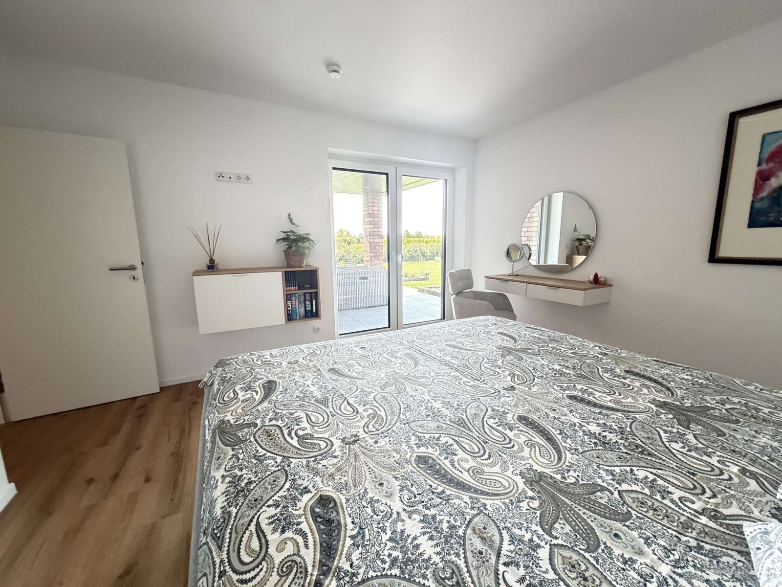 Geen commissie voor kopers: Exclusieve bungalow met schilddak in een natuurlijke omgeving!