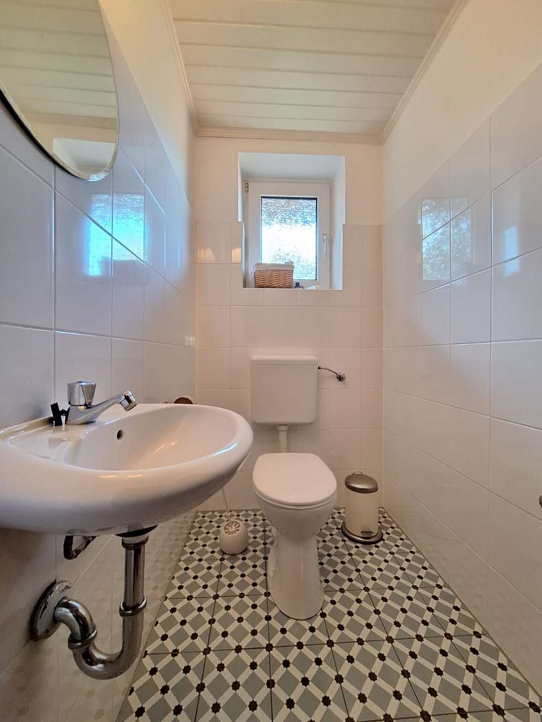 Gemoderniseerde vrijstaande woning op een rustige locatie – u kunt er direct intrekken en u thuis voelen.