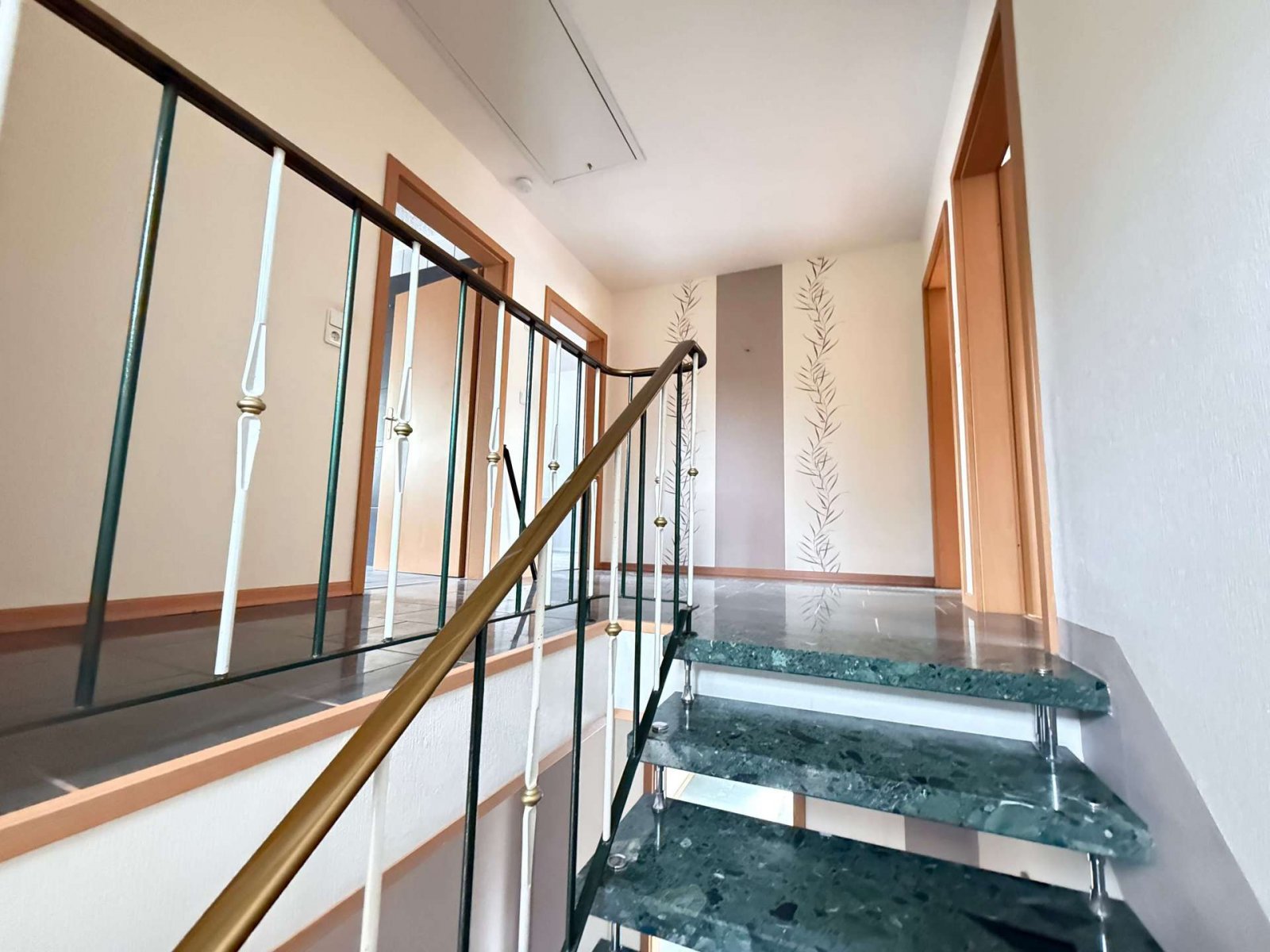Moderne, tijdloze woning in een prachtige woonwijk - geen koperscommissie