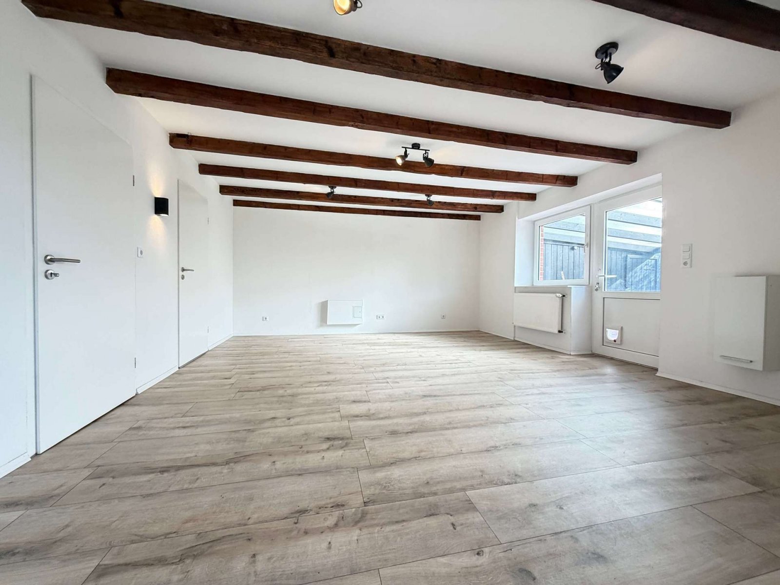 Geen commissie voor kopers! Een huis met karakter – opnieuw ontworpen voor modern wonen.