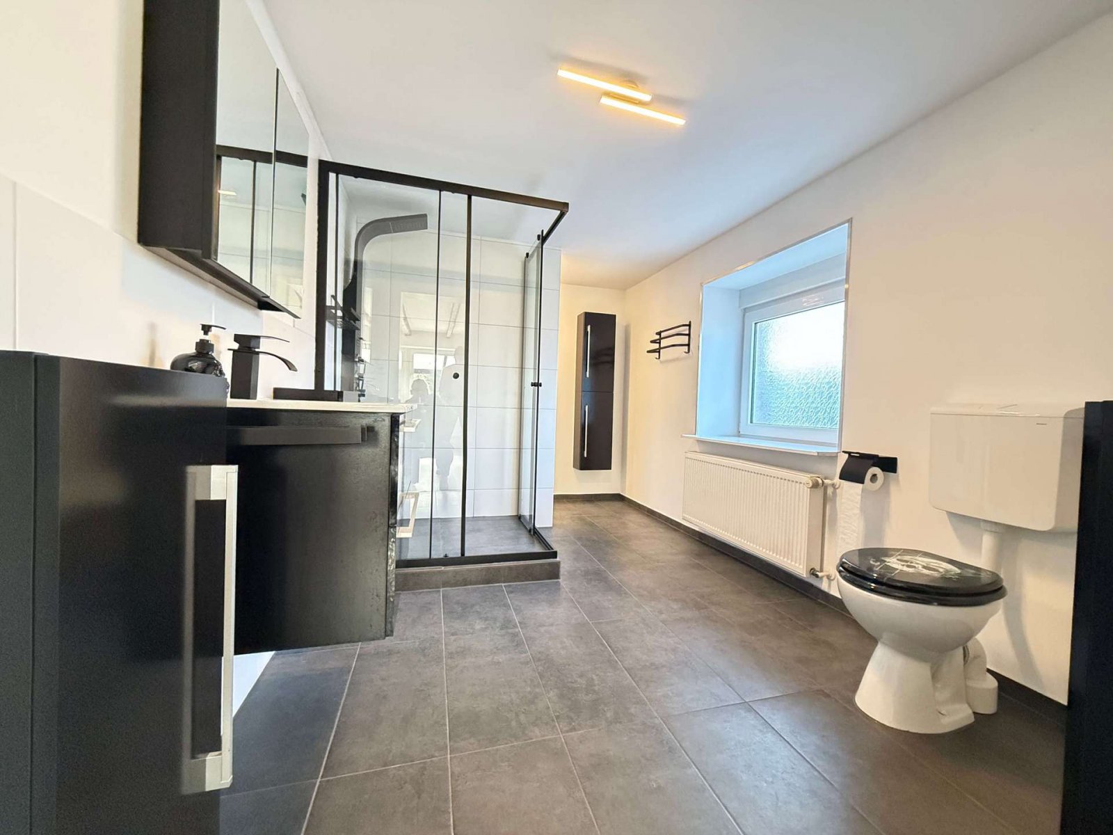 Geen commissie voor kopers! Een huis met karakter – opnieuw ontworpen voor modern wonen.