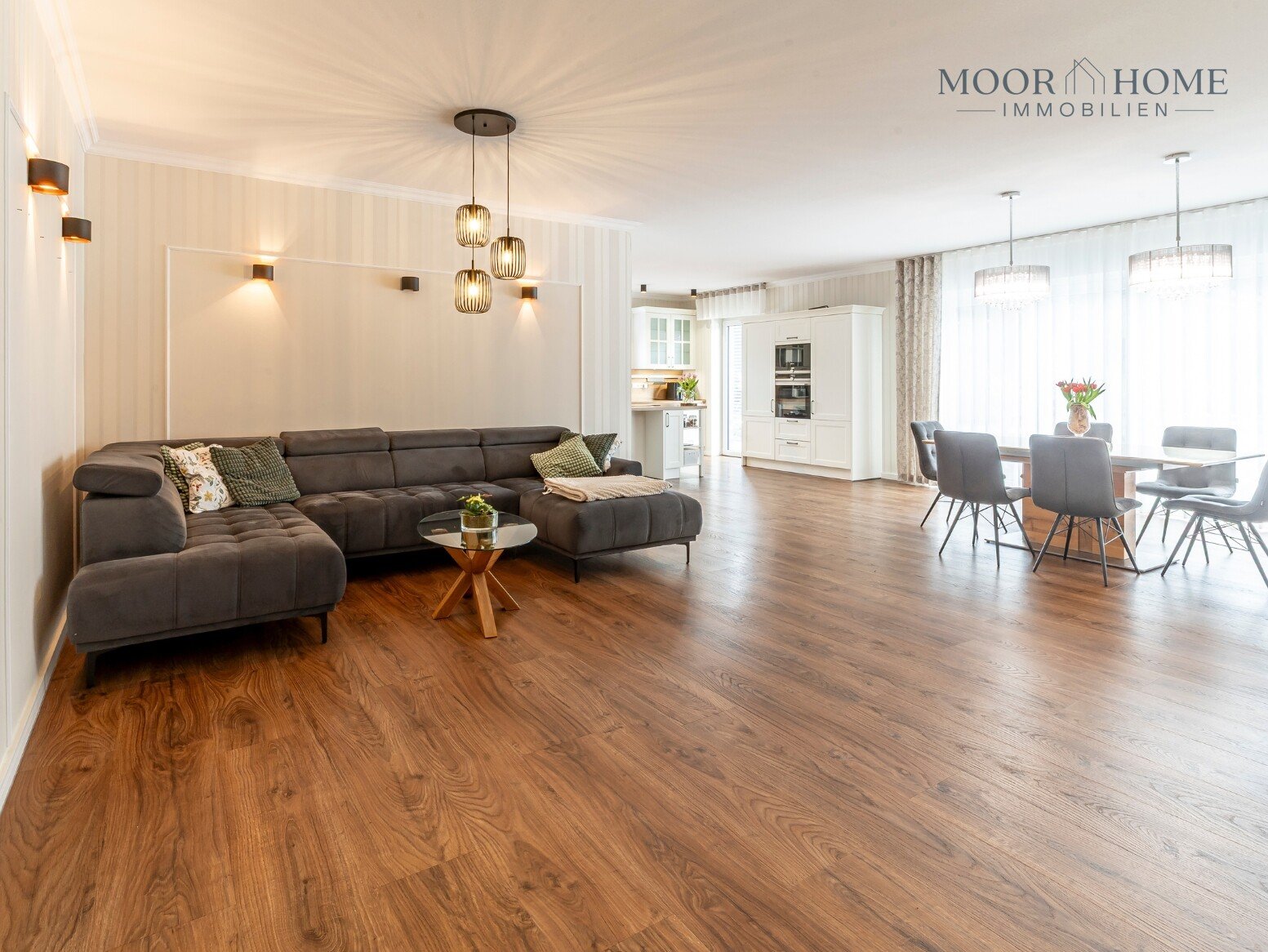 Geen commissie: Moderne bungalow met schilddak voor de hoogste woonstandaard.