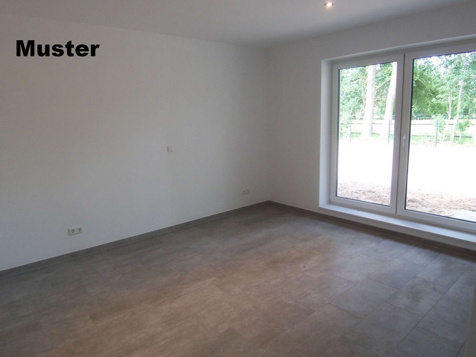 Geen commissie voor kopers! Aantrekkelijke nieuwbouw bungalow met schilddak en hoogwaardige afwerking.