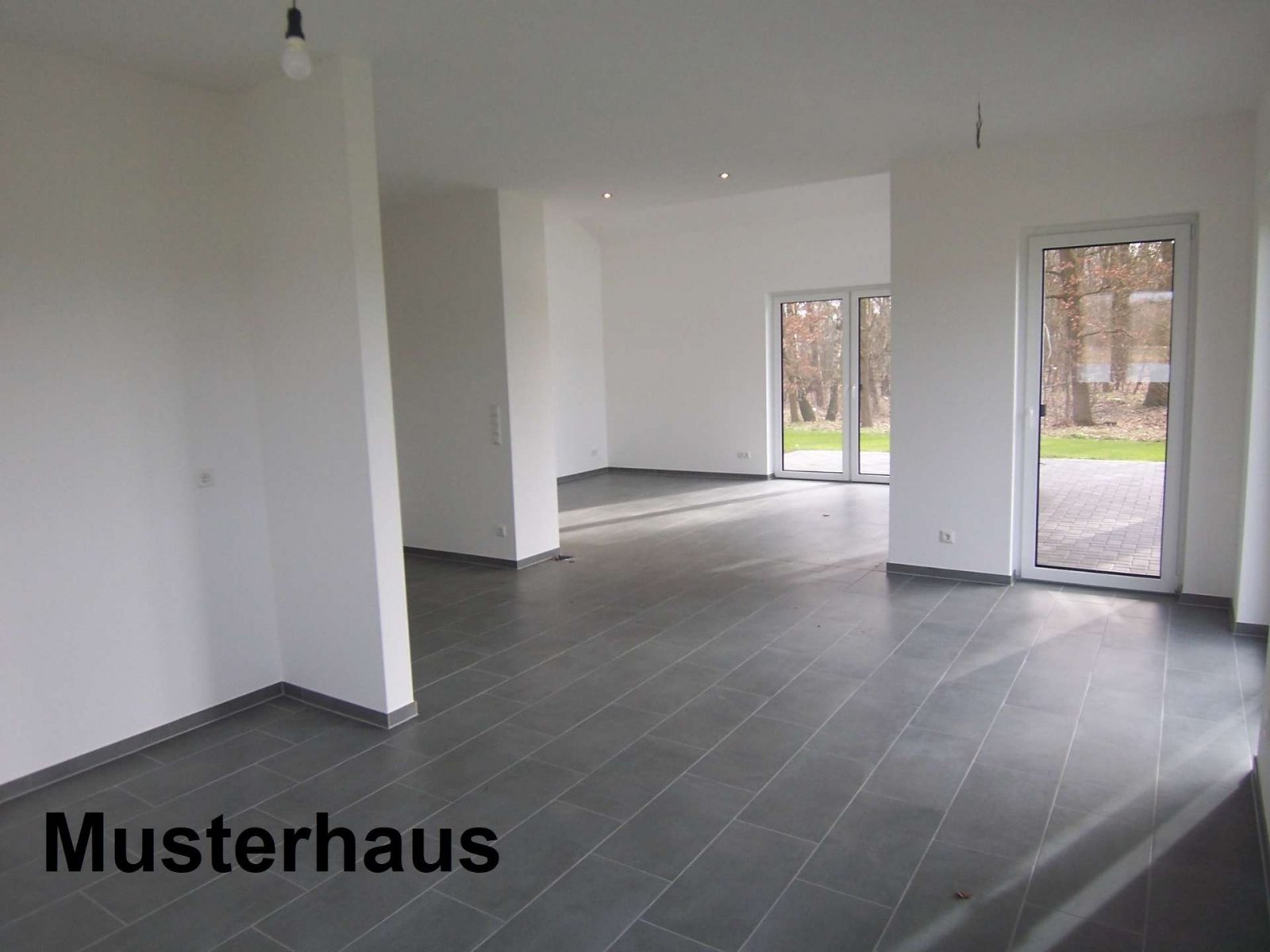 Geen commissie voor kopers! Licht, ruimte, design: uw klimaatvriendelijke bungalow met zadeldak!