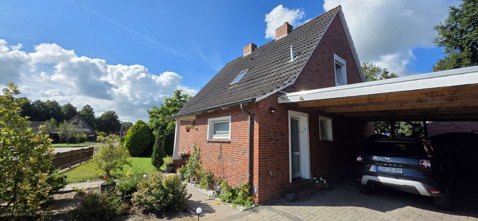 "Waar rust en veiligheid samenkomen – vrijstaande woning – onbelemmerd uitzicht aan de achterzijde"
