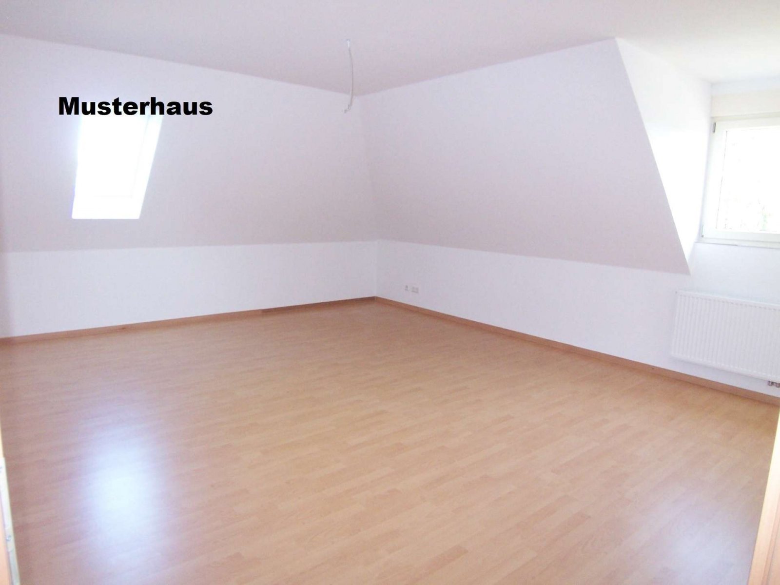 Geen commissie voor kopers! Klimaatvriendelijke exclusiviteit - bungalow met schilddak