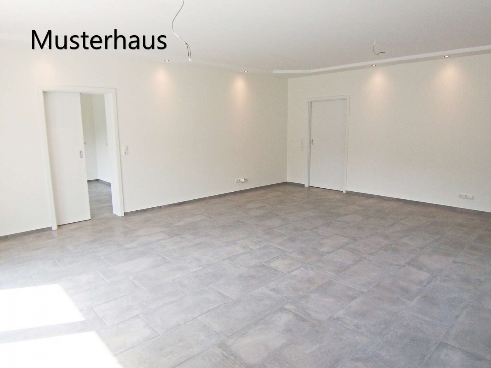 Geen commissie voor kopers! Modern gelijkvloers wonen – nieuwbouw bungalow, direct klaar voor bewoning.