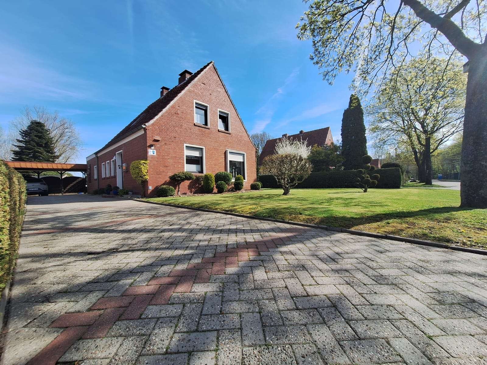 Vrijstaande woning met vrij uitzicht aan de achterzijde, vlakbij de haven!