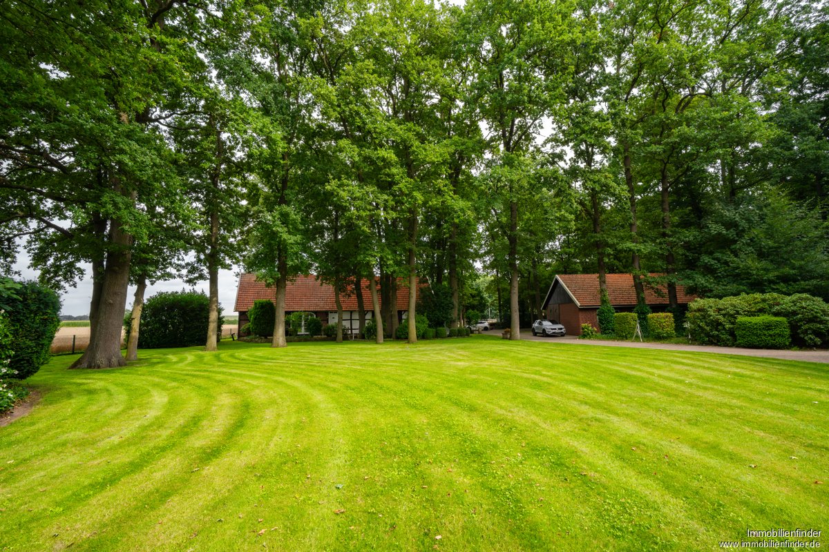 Gutshof mit Stallungen, Außenreitplatz und Paddoks in Lingen - Clusorth-Bramhar