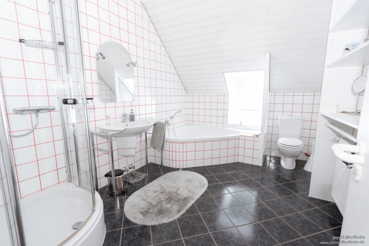 2. Badezimmer Haupthaus 2. Badezimmer Haupthaus