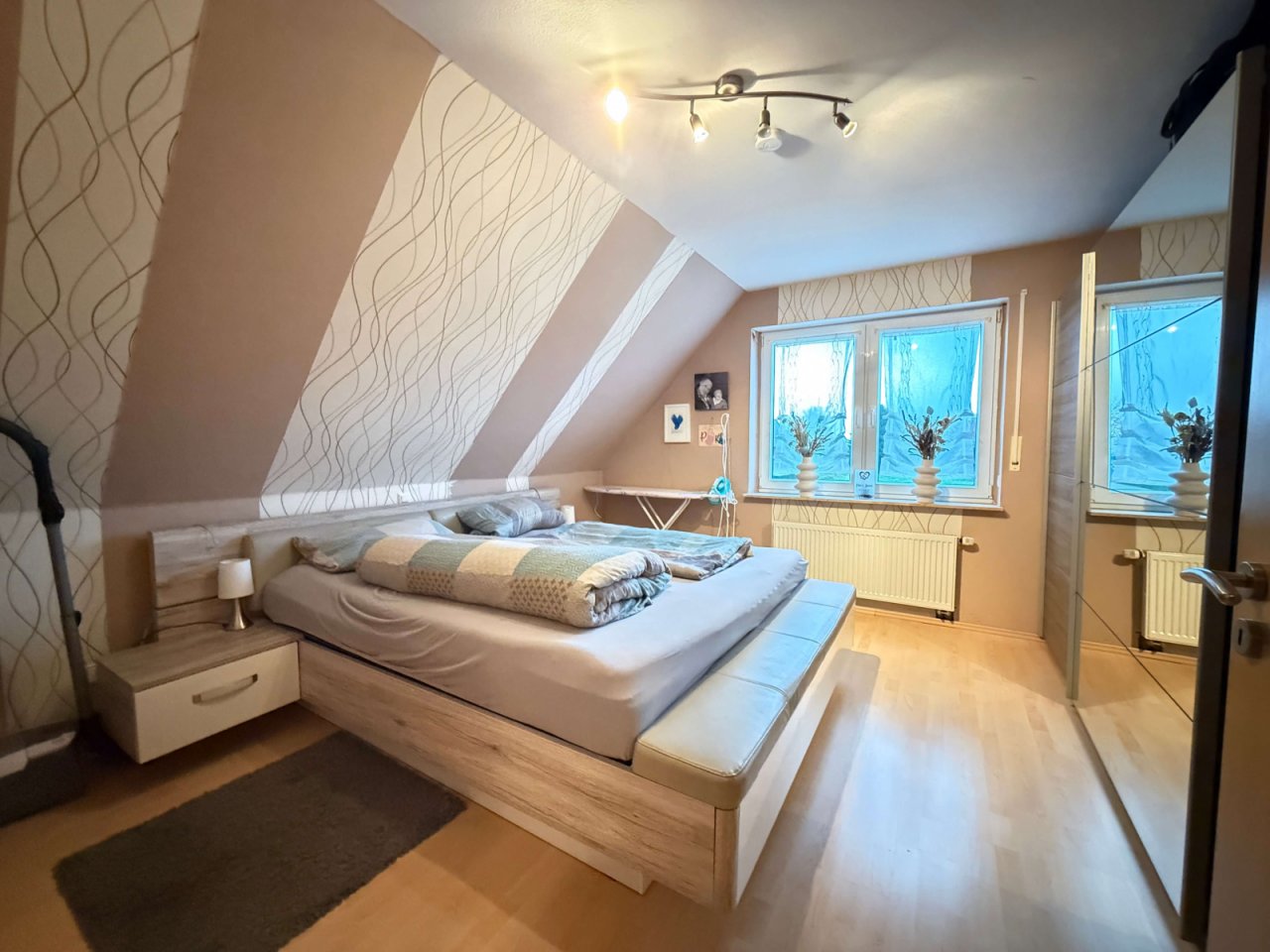 Schlafzimmer DG Schlafzimmer DG