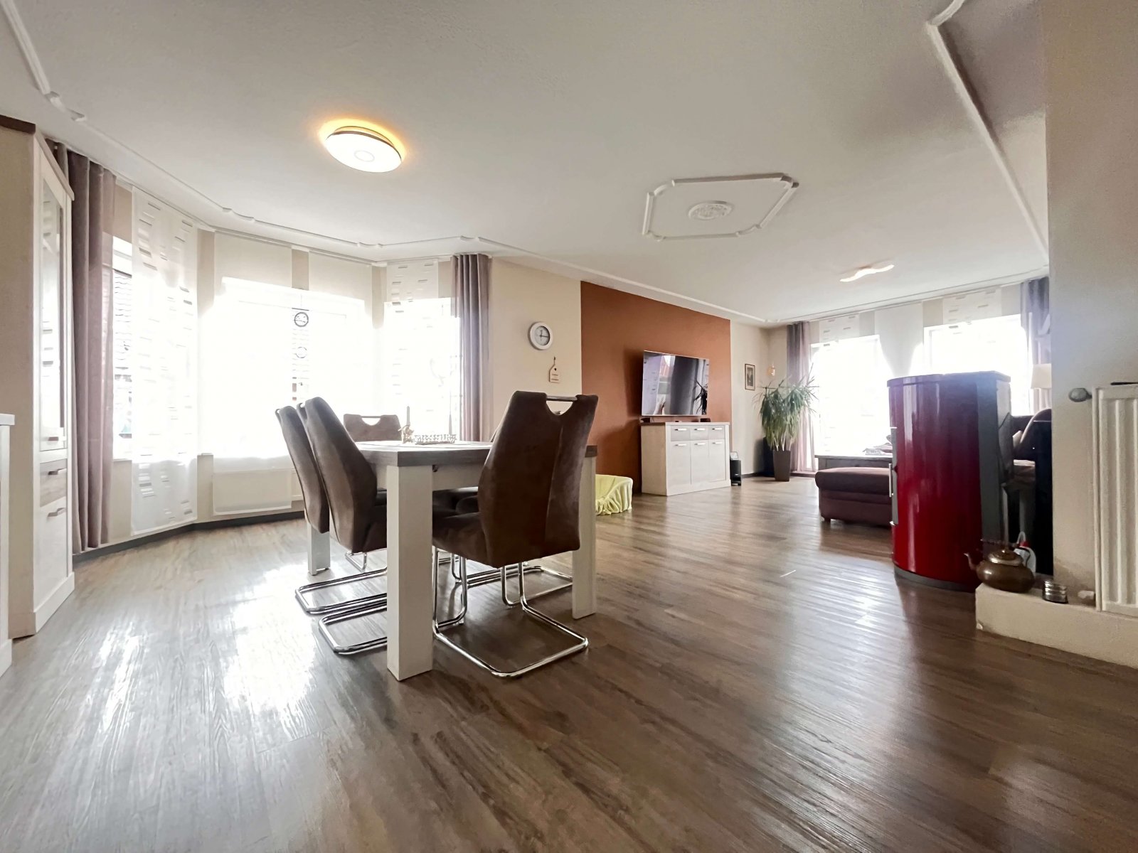 Charmantes Traumhaus – Großzügiges Zweifamilienhaus mit Weitblick und vielen Möglichkeiten!