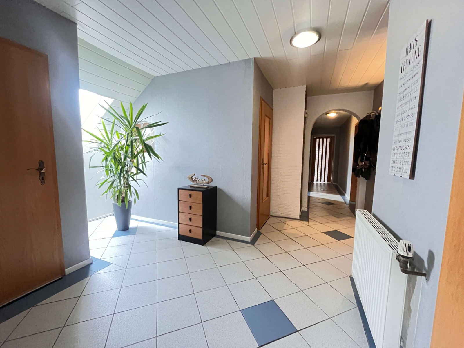 Charmantes Traumhaus – Großzügiges Zweifamilienhaus mit Weitblick und vielen Möglichkeiten!