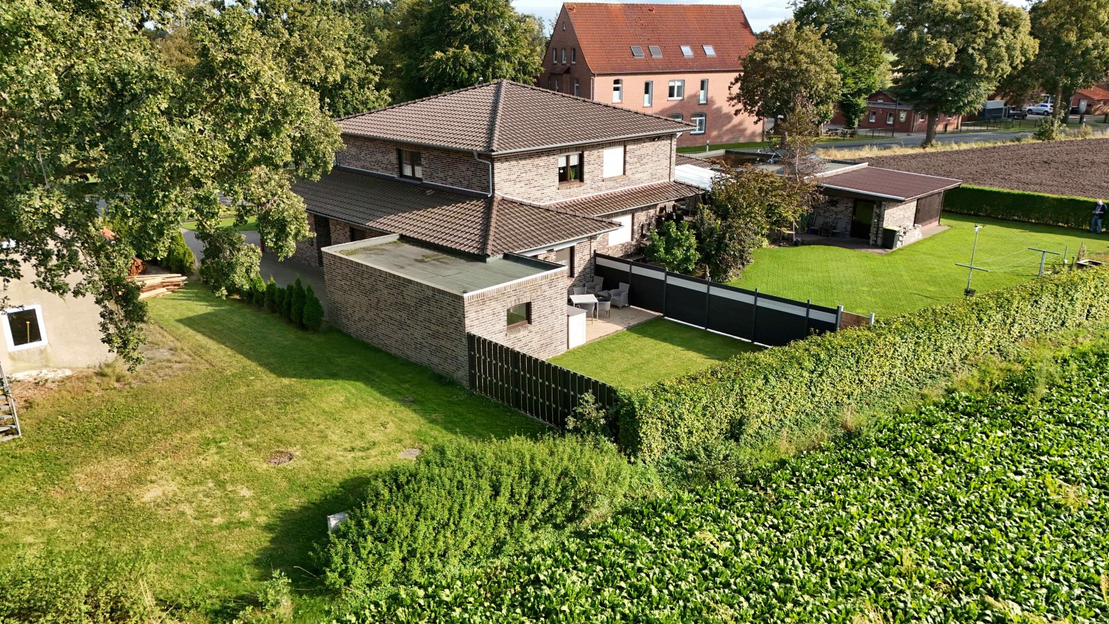 Idylle trifft auf Komfort – Ihr Traumhaus in Neurhede wartet auf Sie!